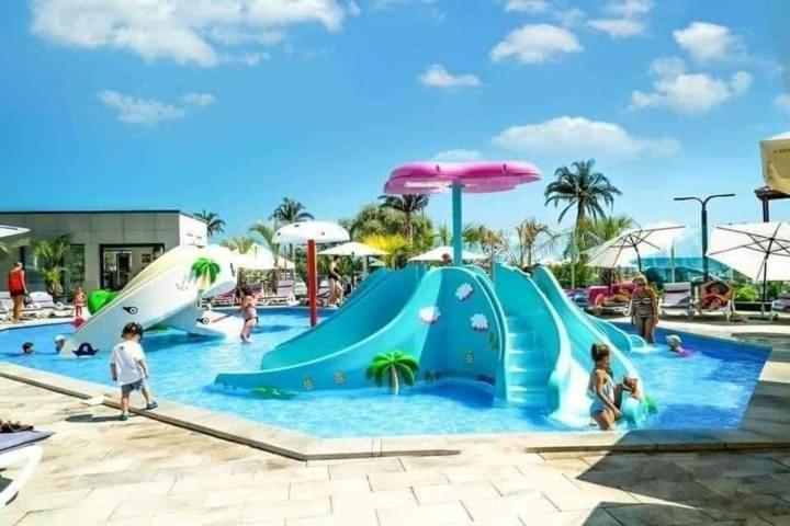 Alezzi Beach Resort Gorgeous Family Aparment Cu Piscina Năvodari Eksteriør bilde